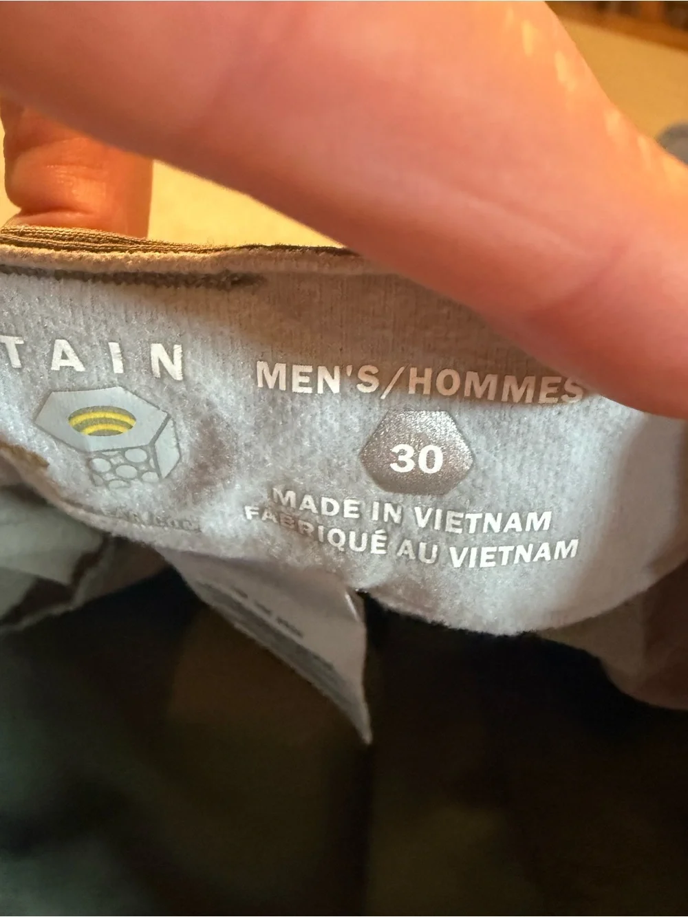 Mountain Hardwear Men's Cargo Shorts - Light Tan